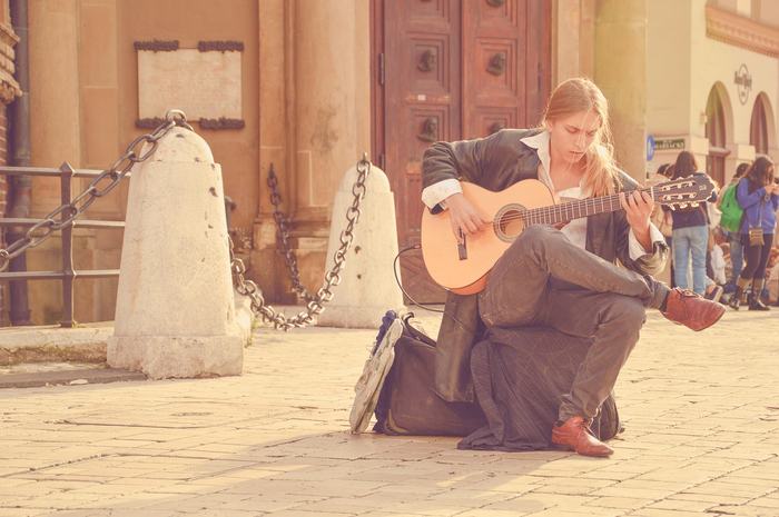 A street performer in Covent Garden, London